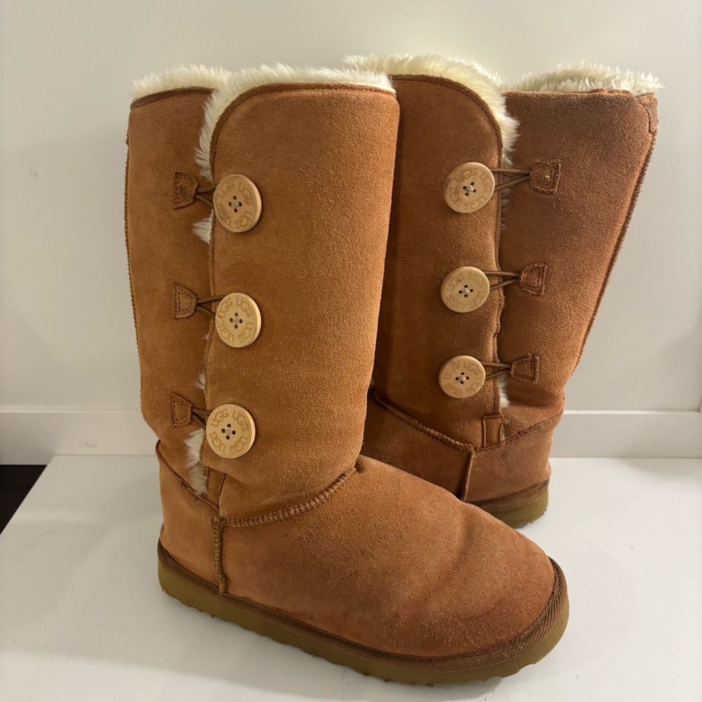 UGG Bailey Button Triplet II Boot. - Picture 13 of 13